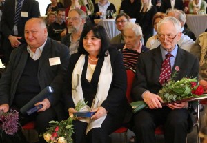 Ocenění převzali (zleva): Gocha Tsetskhladze, Lidia Domaradzka a Jan Bouzek